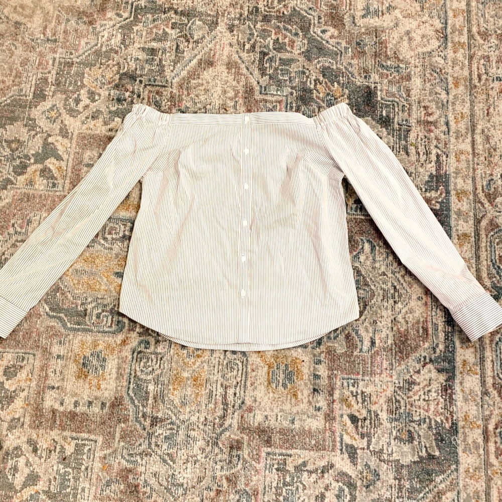 EXPRESS off the shoulder blouse